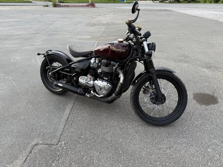 2017 Triumph Bonneville Bobber, чёрный, 1150000 рублей, вид 4