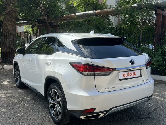 2020 Lexus RX 300 IV Рестайлинг, белый, 6200000 рублей - вид 5