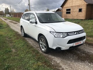 2012 Mitsubishi Outlander III, белый, 1440000 рублей, вид 2