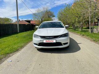 2016 Chrysler 200 II, белый, 1240000 рублей, вид 2