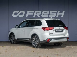 2019 Mitsubishi Outlander III Рестайлинг 3, белый, 1680000 рублей, вид 2