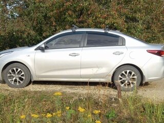 2018 Kia Rio IV, серебристый, 1400000 рублей, вид 3