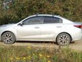 2018 Kia Rio IV, серебристый, 1400000 рублей - вид 2