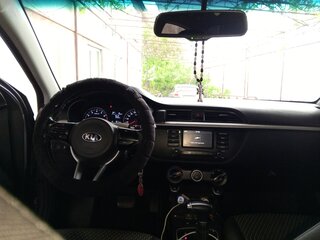 2019 Kia Rio IV, серый, 1300000 рублей, вид 4