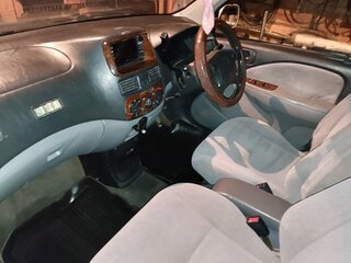 2001 Toyota Raum I, серый, 400000 рублей, вид 2
