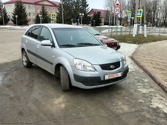 2007 Kia Rio II, серебристый, 450000 рублей - вид 3