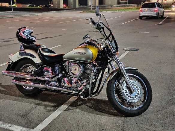 1999 Yamaha XVS1100, золотистый, 415000 рублей