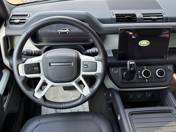 2023 Land Rover Defender 110 II, серый, 12500000 рублей - вид 17