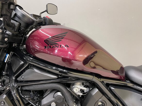 2022 Honda CMX 1100 Rebel, пурпурный, 899000 рублей - вид 7