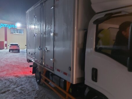 2023 Isuzu Elf (N-series), белый, 3000000 рублей, вид 2