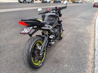 2021 Triumph Street Triple, чёрный, 700000 рублей, вид 5
