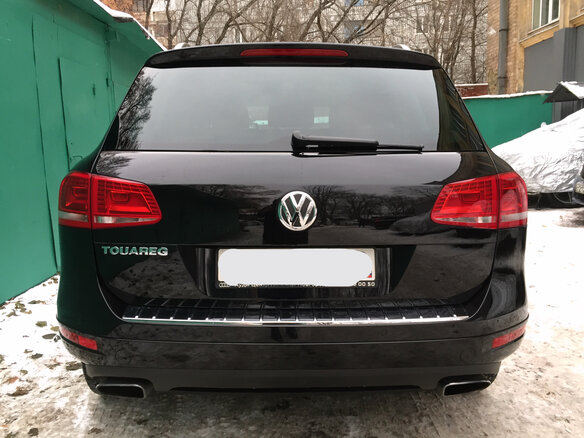 2014 Volkswagen Touareg II, чёрный - вид 4