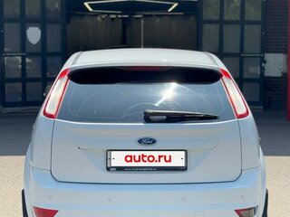 2011 Ford Focus II Рестайлинг, белый, 690000 рублей, вид 4