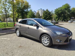 2013 Ford Focus III, коричневый, 960000 рублей, вид 3