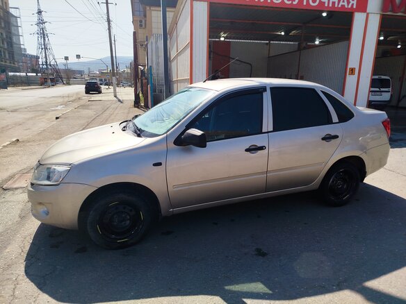 2013 Lada (ВАЗ) Granta I, бежевый, 429000 рублей - вид 3