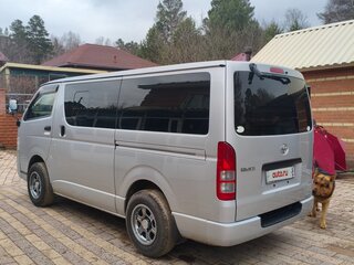 2015 Toyota HiAce H200 Рестайлинг, серебристый, 3550000 рублей, вид 3