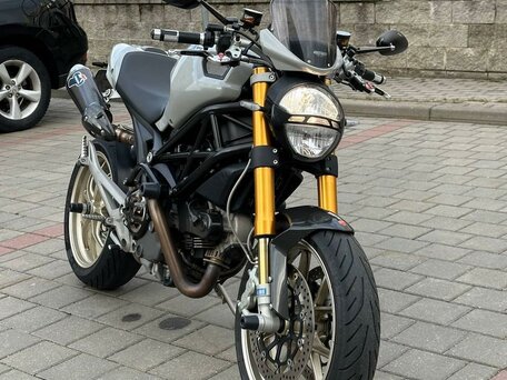 2009 Ducati Monster 1100, серебристый, 590089 рублей, вид 1