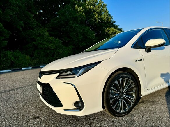 2023 Toyota Corolla XII (E210), белый, 3360000 рублей - вид 2