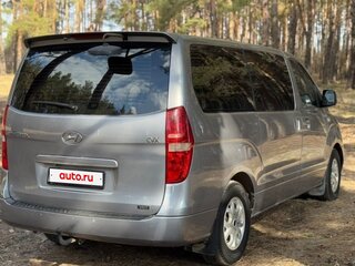 2011 Hyundai Grand Starex I, серый, 1400000 рублей, вид 4