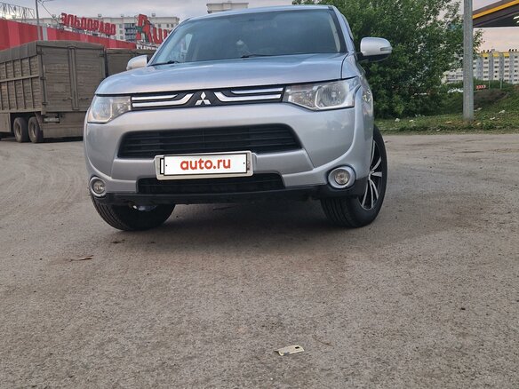 2012 Mitsubishi Outlander III, серебристый, 1735000 рублей - вид 4