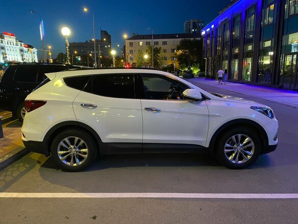 2015 Hyundai Santa Fe III Рестайлинг, белый, 2300000 рублей - вид 5