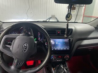 2012 Kia Rio 4-speed III, белый, 980000 рублей, вид 5