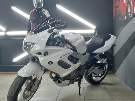 1997 Honda VTR 1000, белый, 380000 рублей, вид 3