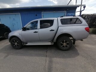 2010 Mitsubishi L200 IV, серебристый, 945000 рублей, вид 3