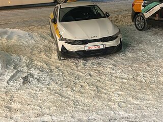 2022 Kia K5 III, белый, 3800000 рублей, вид 1