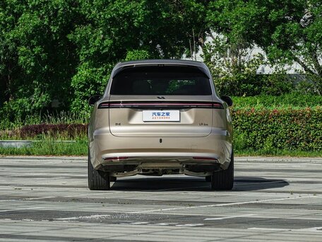 2026 Li Auto (Lixiang) L9 II, золотистый, 10990000 рублей, вид 4