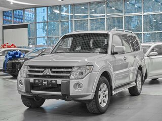 2011 Mitsubishi Pajero IV, серебристый, 1749000 рублей, вид 3