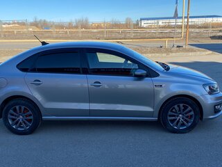 2019 Volkswagen Polo V Рестайлинг, серебристый, 1350000 рублей, вид 2