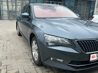 2019 Skoda Superb III, серый, 1820000 рублей, вид 2
