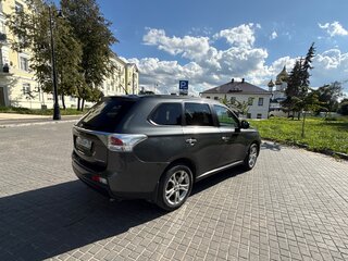 2013 Mitsubishi Outlander III, серый, 1490000 рублей, вид 3