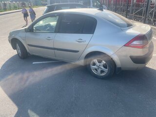 2006 Renault Megane II Рестайлинг, бежевый, 350000 рублей, вид 2