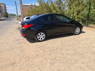 2014 Hyundai Solaris I, чёрный, 920000 рублей, вид 3