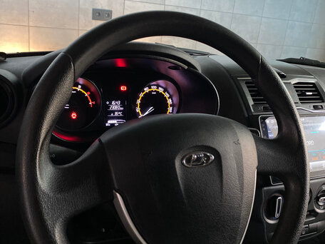 2023 LADA (ВАЗ) Granta, белый, 1600000 рублей, вид 2