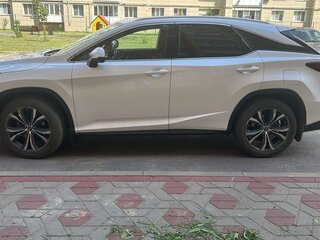2021 Lexus RX 300 IV Рестайлинг, белый, 6000000 рублей, вид 3