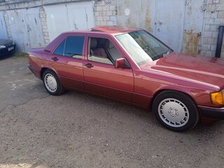 1990 Mercedes-Benz 190 (W201), красный, 1000000 рублей, вид 2