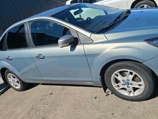 2010 Ford Focus II Рестайлинг, серый, 530000 рублей, вид 5