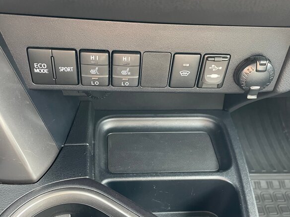 2016 Toyota RAV4 IV (XA40) Рестайлинг, чёрный, 2550000 рублей - вид 17