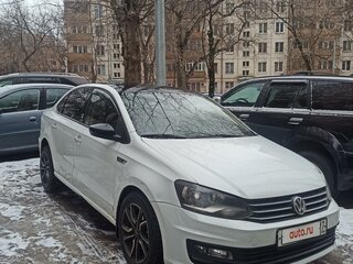 2017 Volkswagen Polo V Рестайлинг, белый, 586000 рублей, вид 3