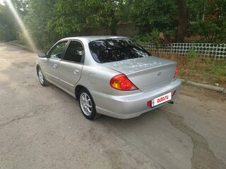 2005 Kia Spectra I Рестайлинг 2, серебристый, 200000 рублей, вид 3
