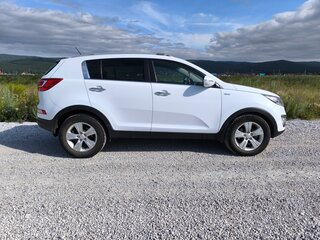 2011 Kia Sportage III, белый, 1690000 рублей, вид 2