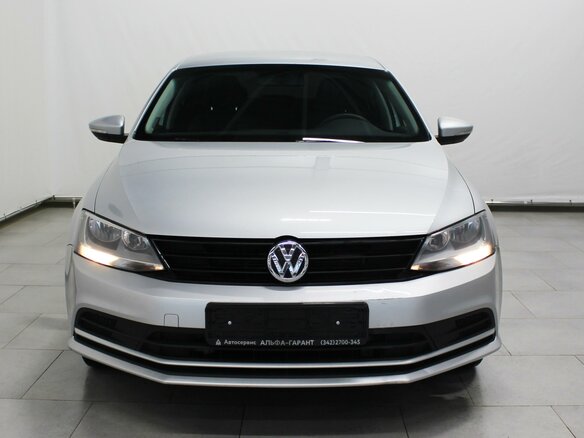 2015 Volkswagen Jetta VI Рестайлинг, серебристый - вид 2