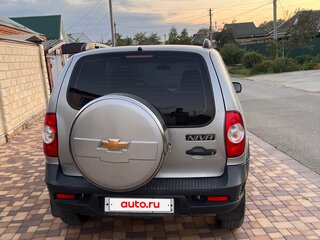 2013 Chevrolet Niva I Рестайлинг, серебристый, 550000 рублей, вид 4