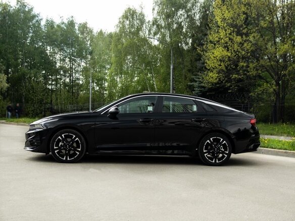 2021 Kia K5 III, чёрный, 3100000 рублей - вид 5