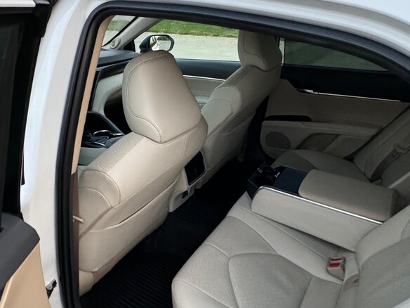 2021 Toyota Camry VIII (XV70) Рестайлинг, белый, 3700000 рублей - вид 7