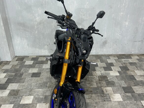 2022 Yamaha MT-09 (FZ-09), серый, 1065000 рублей - вид 9