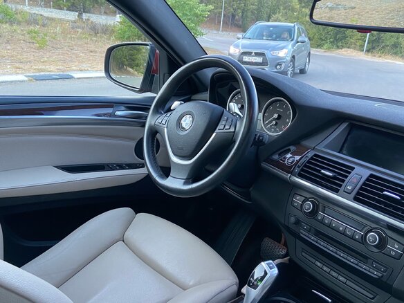 2010 BMW X6 50i 6-speed I (E71), красный - вид 7